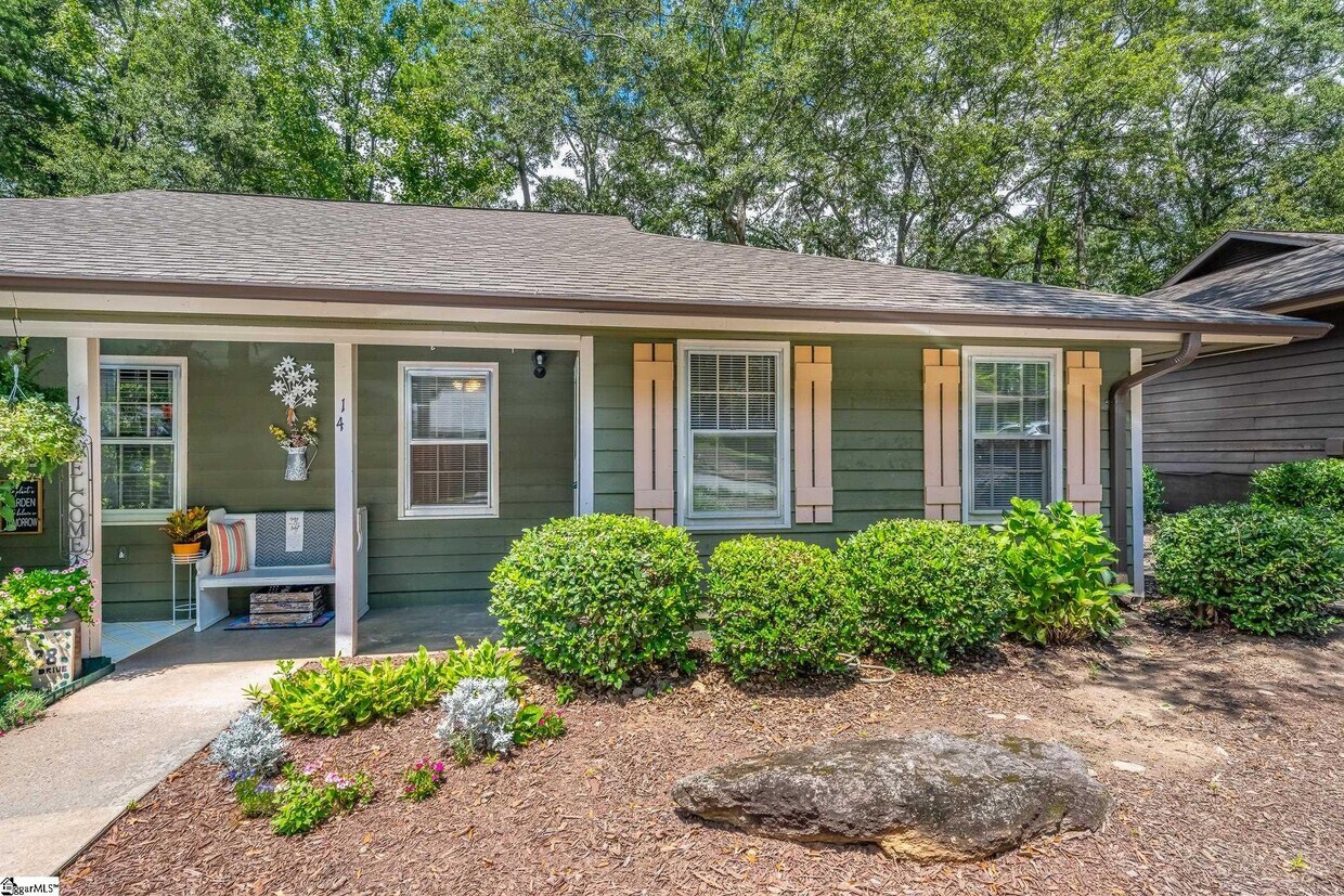 Foto principal - 14 Oakwood Dr