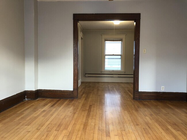 Building Photo - 912 24th Ave N