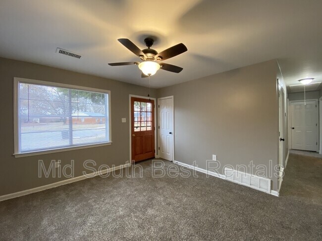 Building Photo - 3316 Creighton Ave