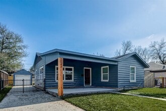 Building Photo - 2043 Alta Vista St