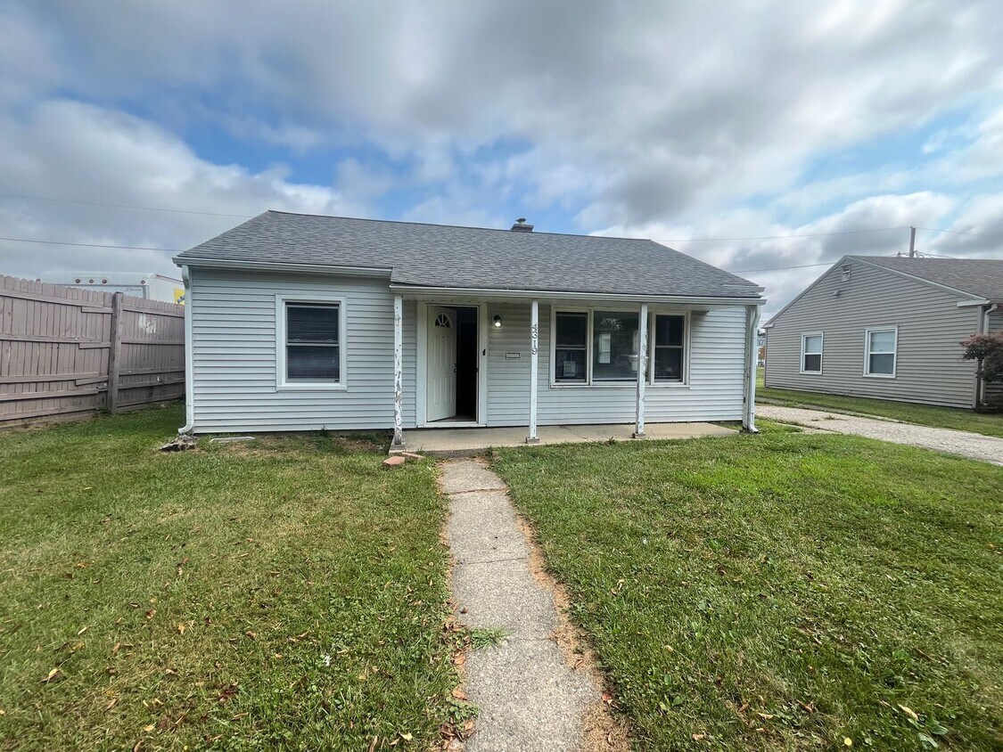 Foto principal - 4319 Standish Dr