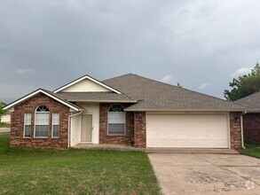 Building Photo - 912 Cavecreek St