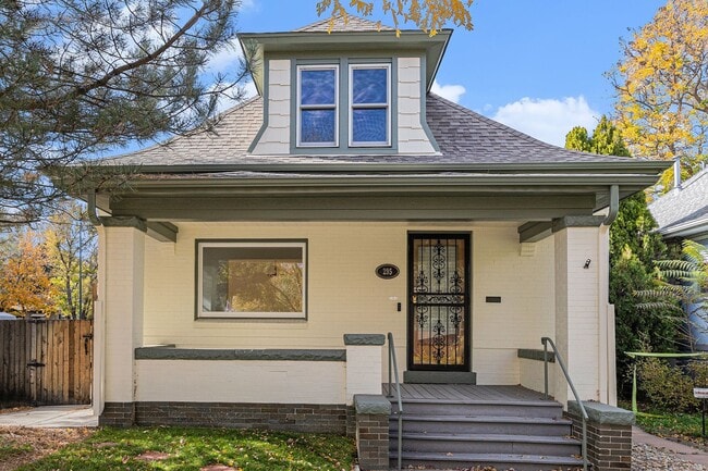 Foto del edificio - Beautifully Remodeled Home in Cherry Creek
