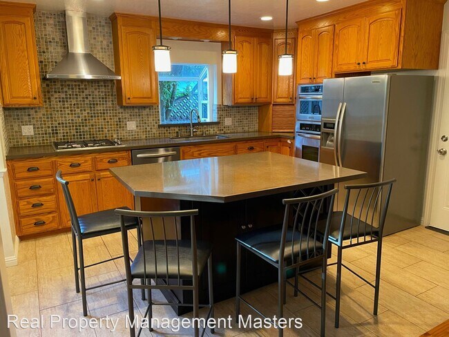 Foto del edificio - 3 br, 2 bath House - 18437 Terry Way