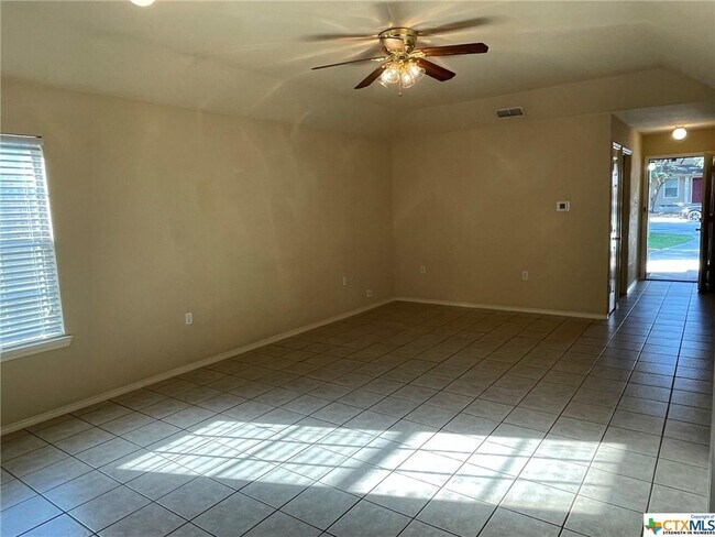 Building Photo - 351 S Water Ln