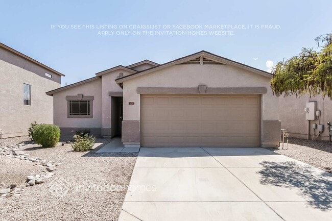 Building Photo - 1715 E Desert Moon Trail