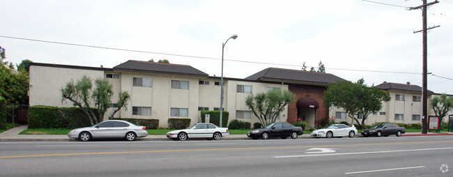 Foto del edificio - 5900 Reseda Blvd