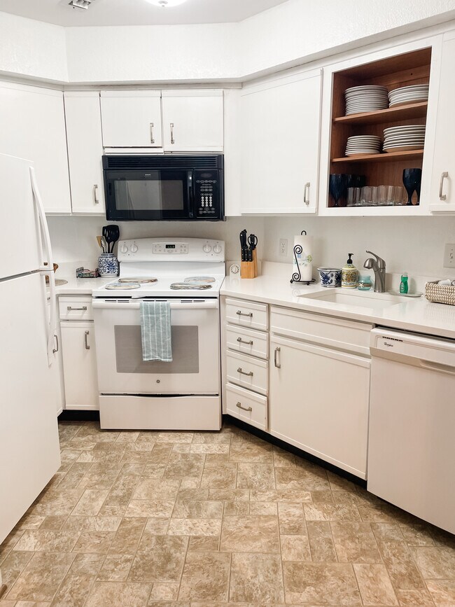 Foto del edificio - 515 N Windward Dr