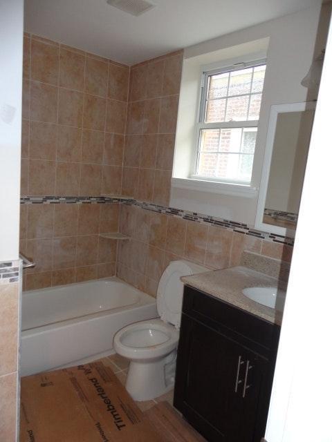 bathroom - 1632 S Broad St