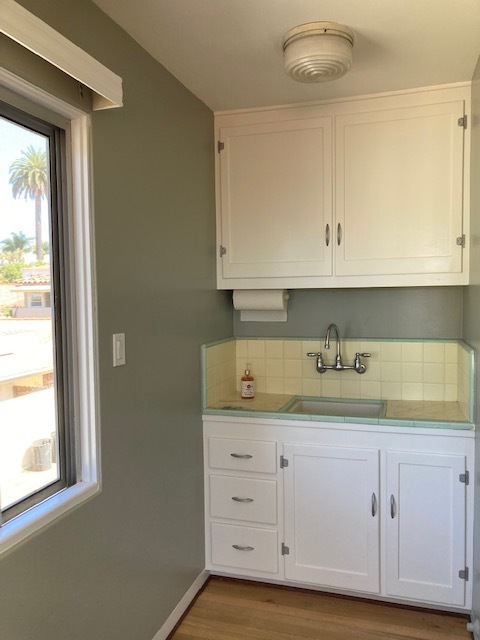 kitchen - 4319 Arista St