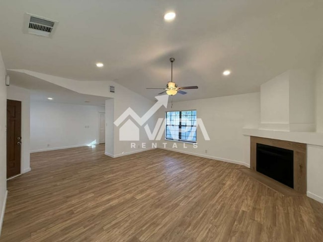 Building Photo - 10038 Raven Field Dr