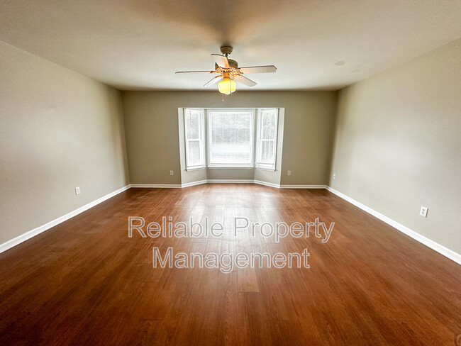 Building Photo - 406 N Walton Ave