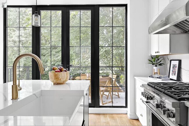 Foto del edificio - 170 Herkimer St