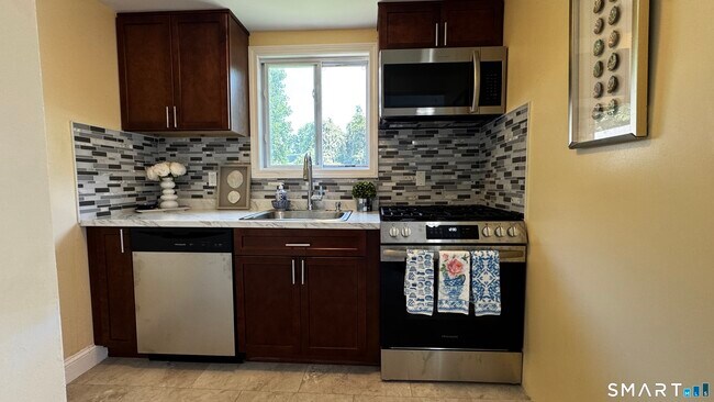 Foto del edificio - 406 Oakwood Ave
