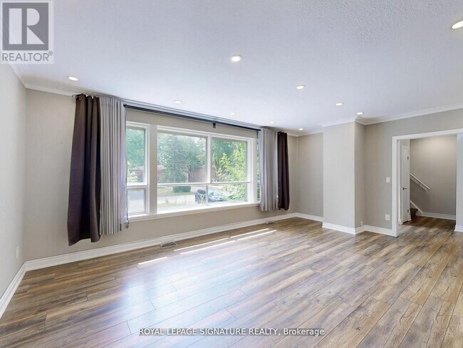 Photo du bâtiment - 1821 Christopher Rd