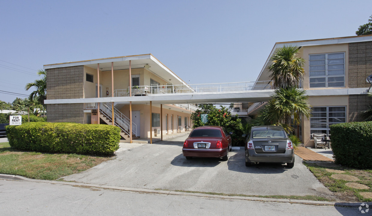 Building Photo - Surfside Villas