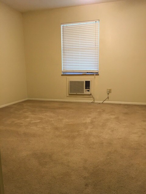 Building Photo - 406 Watauga Dr