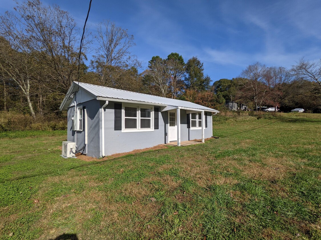 Primary Photo - 1431 Cherryville Rd