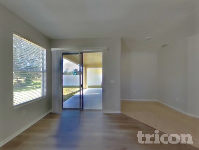 Building Photo - 1036 Napolean Way