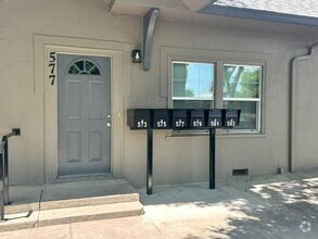 Building Photo - 577 N Minaret Ave