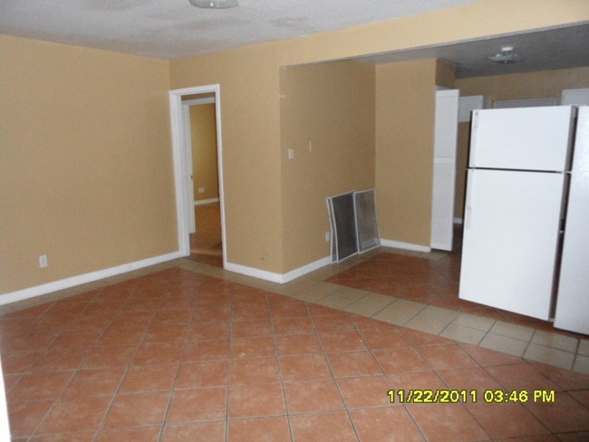 Apt Interior - 3419 Avenue N