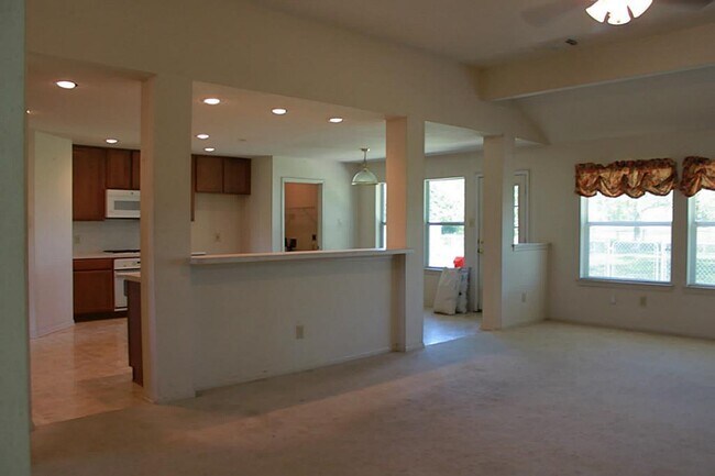 Building Photo - 15815 Merle Rd