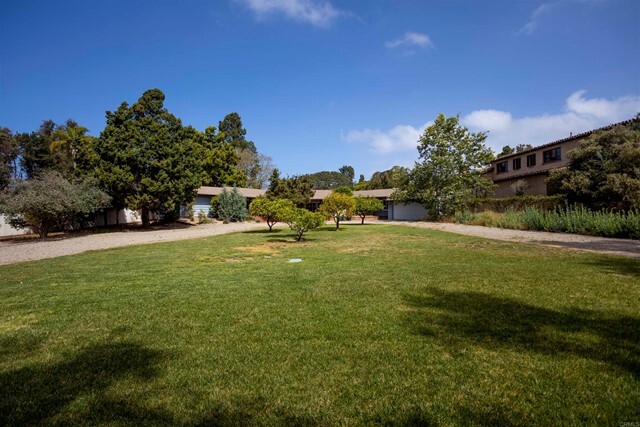 Building Photo - 1540 La Jolla Rancho Rd