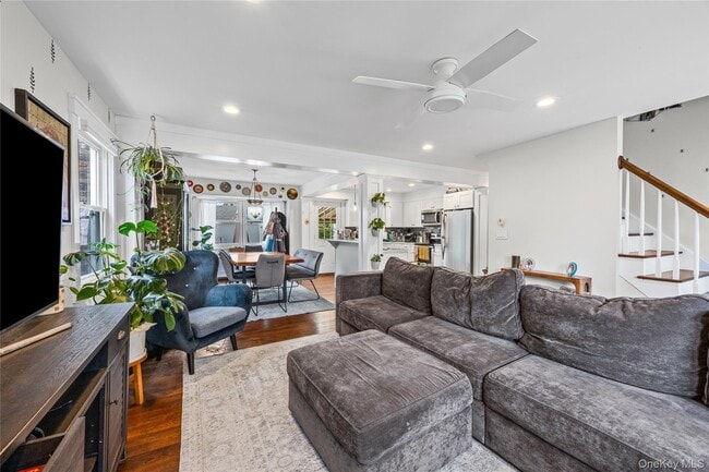 Building Photo - 25 E Shore Dr