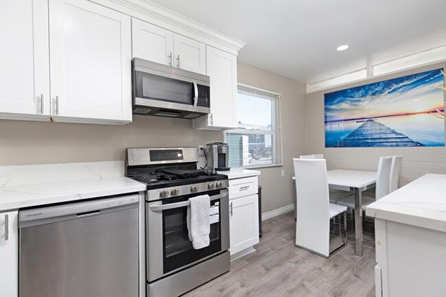 Foto del edificio - 2 bedroom in San Diego CA 92107
