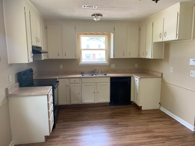 Foto del edificio - 2705 Nottingham Way