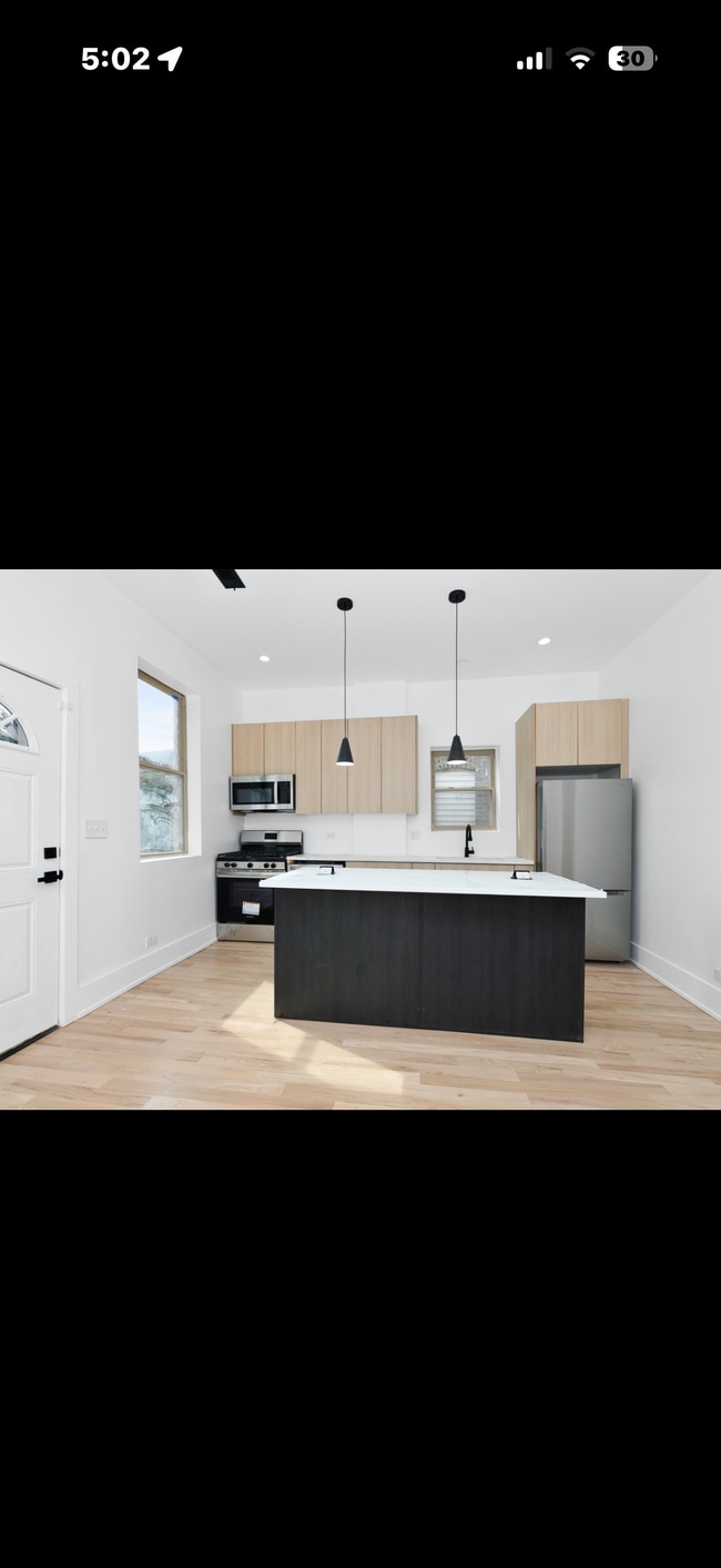 Building Photo - 7125 S Drexel Ave