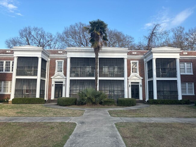 Foto del edificio - Here's your chance to have it all!