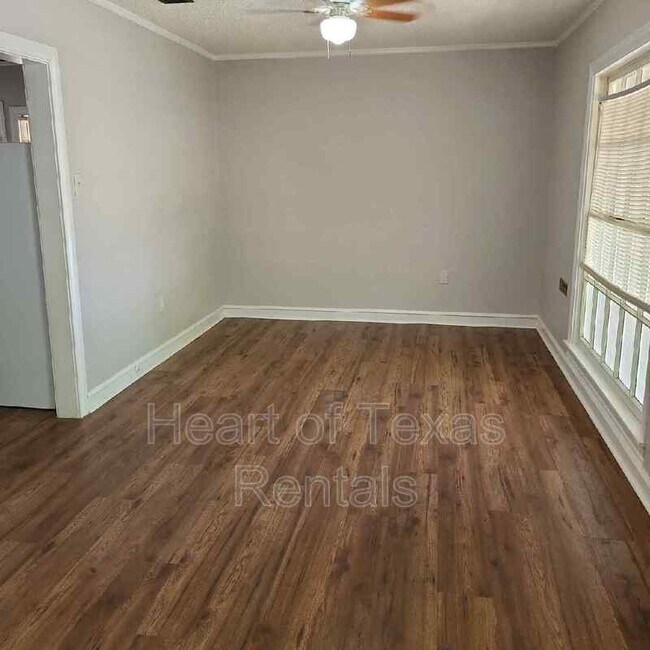 Foto del edificio - 2514 Proctor Ave