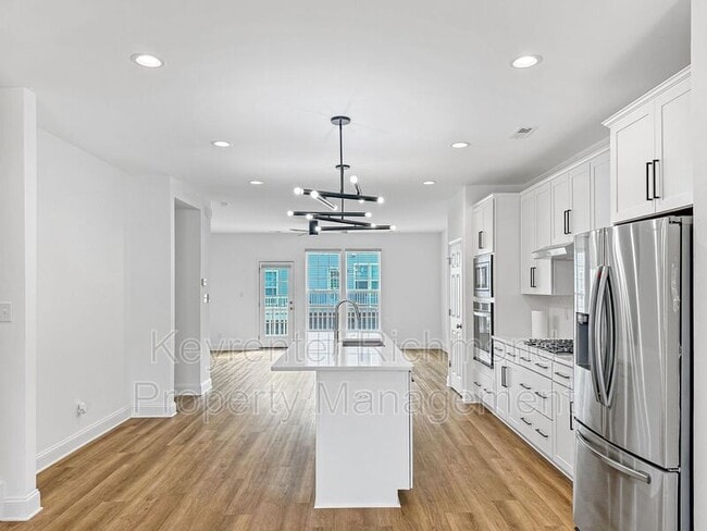 Building Photo - 6925 Dunton Rd