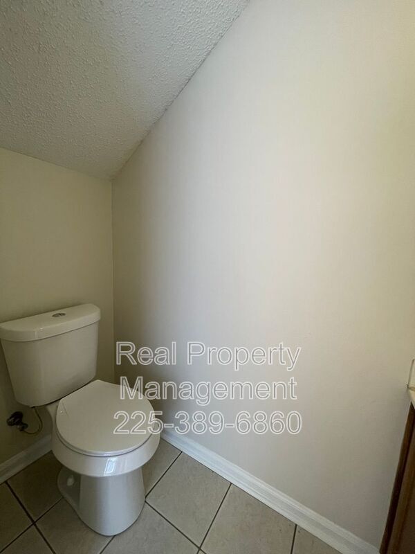 Foto del edificio - 2817 S Roth Ave
