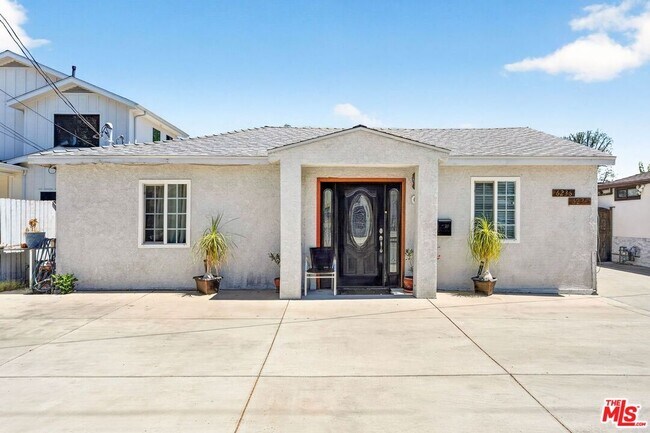 Foto del edificio - 6236 Lindley Ave