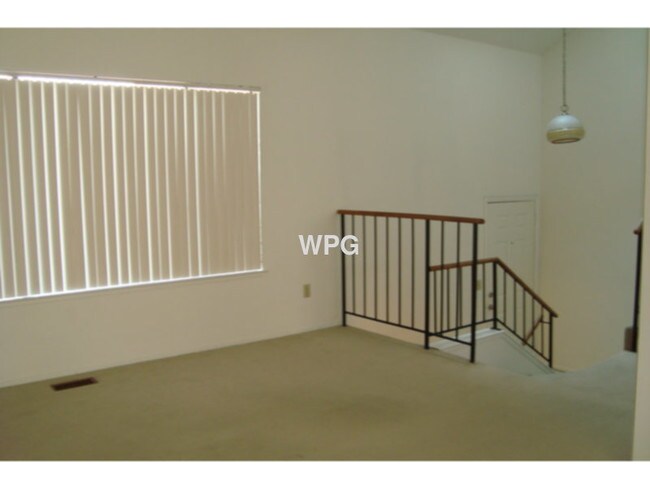 Building Photo - 1444 W Latimer Ave
