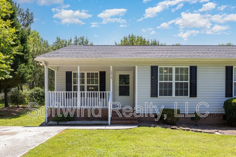 Primary Photo - 1215 Summer St