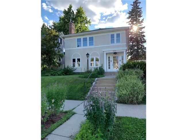 Building Photo - 3524 Lyndale Ave S