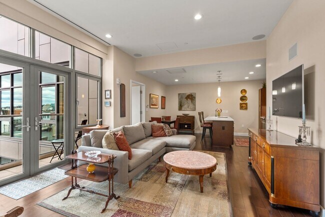 Foto del edificio - 43 Westland Ave