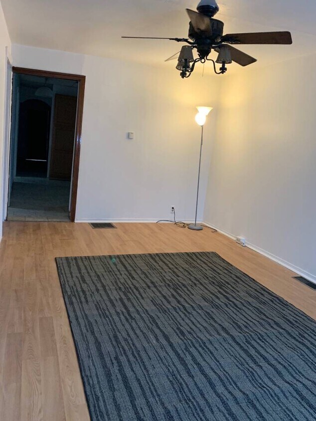 Foto principal - 1089 Cutler St