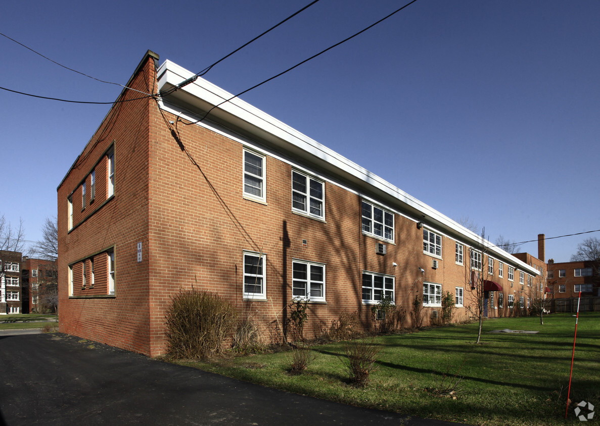 Foto del edificio - 2660-2672 Euclid Heights Blvd