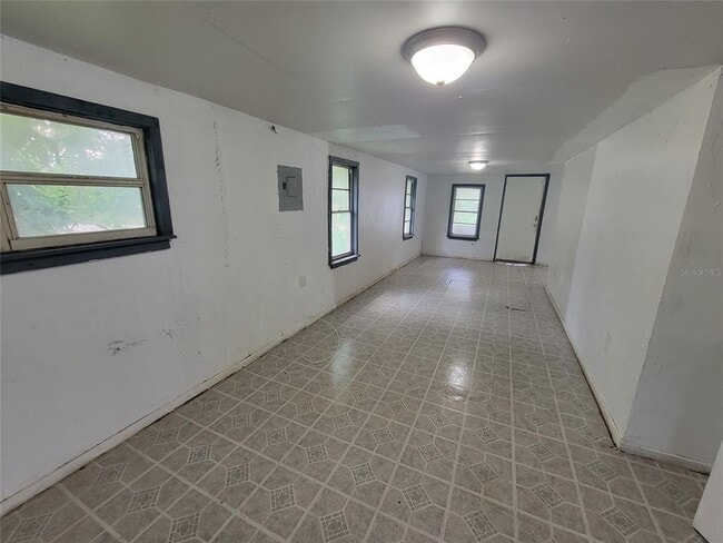 Foto del edificio - 14052 Railroad Ave