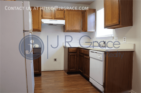 Foto del edificio - 5843 Shadydell Dr