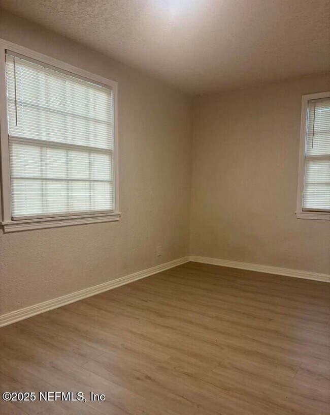 Foto del edificio - 981 McTyre Ct