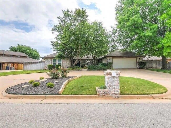 Foto del edificio - * * * $500 Move-in Special * * * Spacious and Beautiful 4 Bedroom / 2 Bathroom home in Edmond! * ...