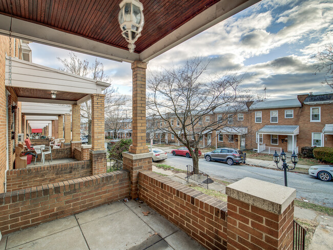 Porch - 4348 Shamrock Ave