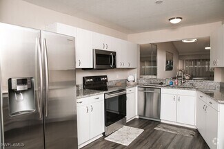 Building Photo - 121 Gabriel Cir