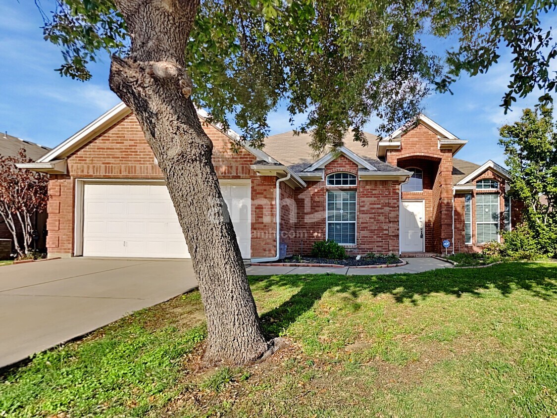 Primary Photo - 5716 Ozark Dr