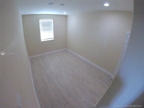 Building Photo - 990 NW 99th Ct
